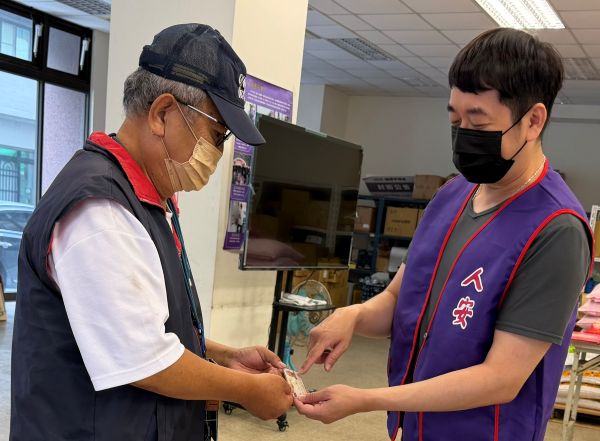 感恩節傳善意　人安助寒士安心領普發金1